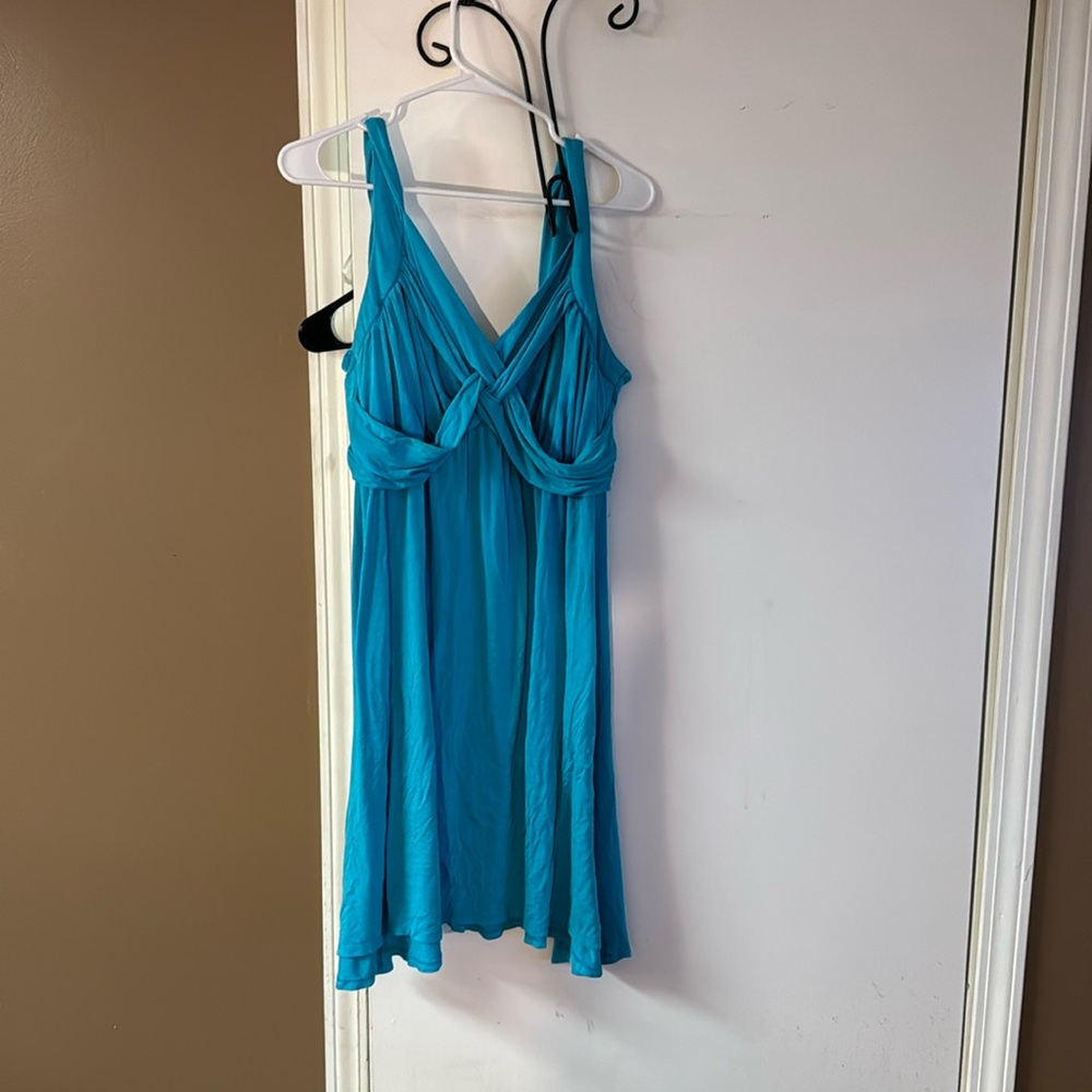 New York and company Vneck midi dress . Lays at the knee.